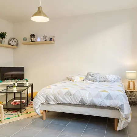 Apartment Budget Near Paris Gennevilliers